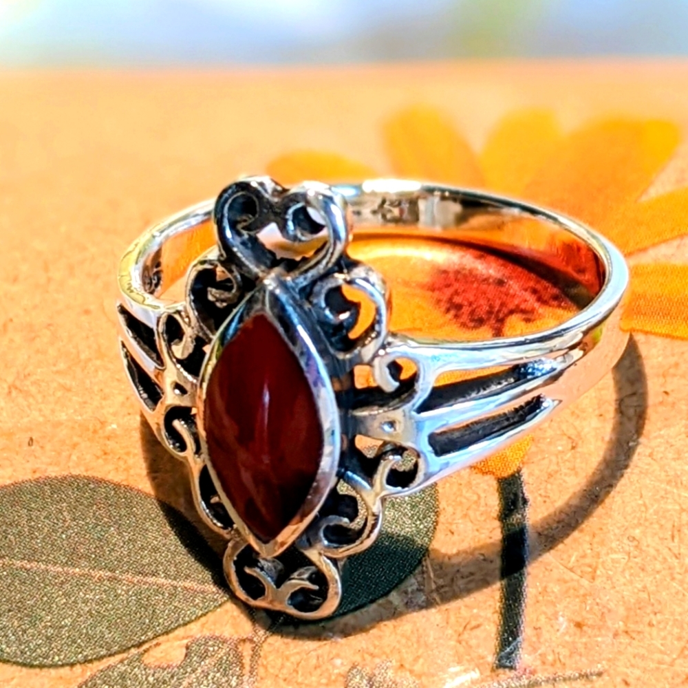 🌷 Sterling Carnelian Semiprecious Stone Ring. Size 8